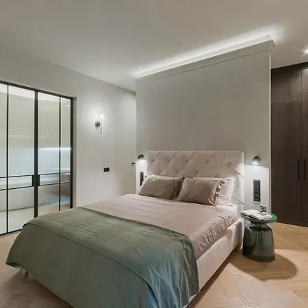 Апартаменты Luxury Courtyard Old-town