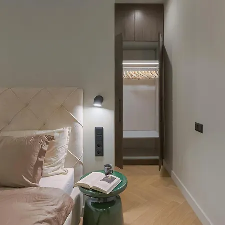 Апартаменты Luxury Courtyard Old-town Вильнюс