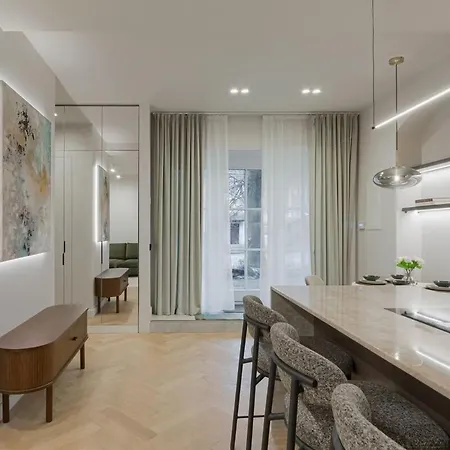 Luxury Courtyard Old-town