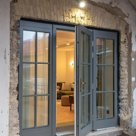 Luxury Arches Old Town