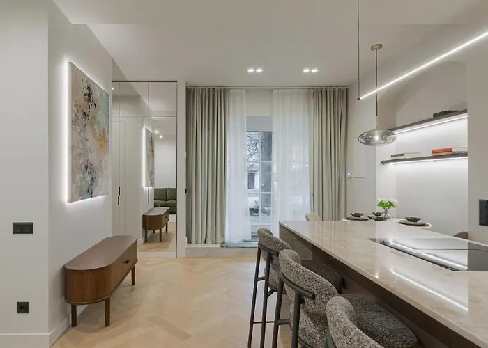 Luxury Courtyard Old-town