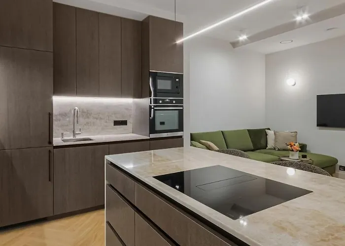 Luxury Courtyard Old-town *