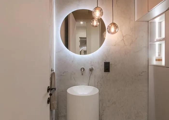 Luxury Courtyard Old-town *