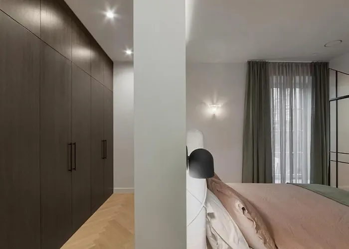 Luxury Courtyard Old-town Daire *