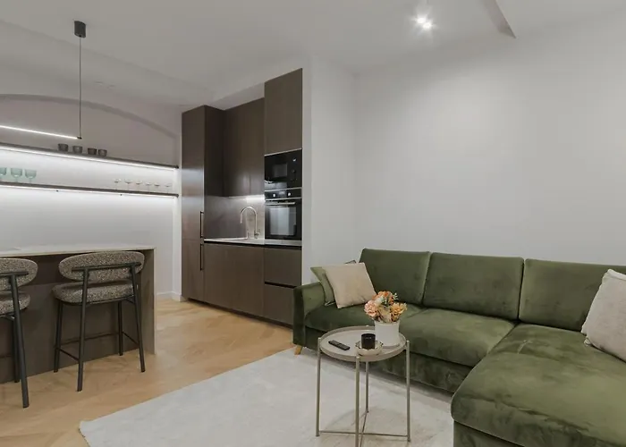 Luxury Courtyard Old-town Daire